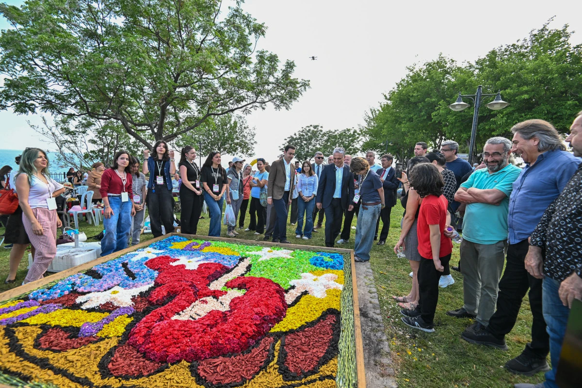 Muratpaşa&rsquo;da &Ccedil;i&ccedil;ek Desenleri G&uuml;nleri İ&ccedil;in Başvurular A&ccedil;ıldı