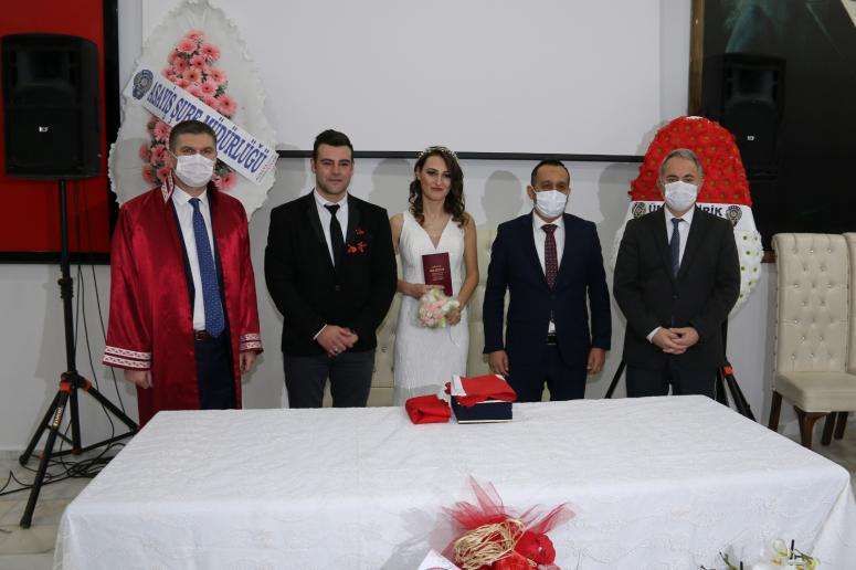 SONER TARIK USTAOĞLU İLE RABİA SÖNMEZDAĞ EVLENDİLER