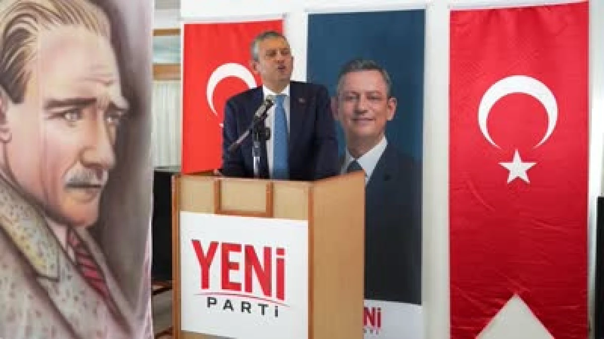 &Ouml;zg&uuml;r &Ouml;zel, Yeni Parti&rsquo;nin İlk Genel Başkanı Oldu