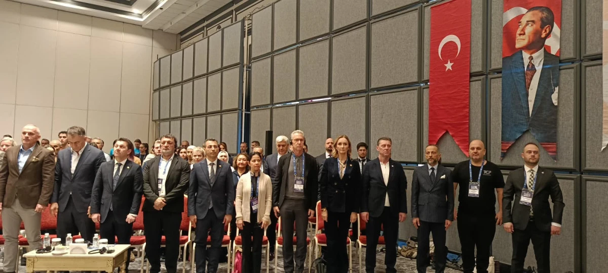 PİLATES CAMİASI TEK Y&Uuml;REK! REKOR KATILIMLI DEV SEMİNER ANTALYA'DA YAPILDI