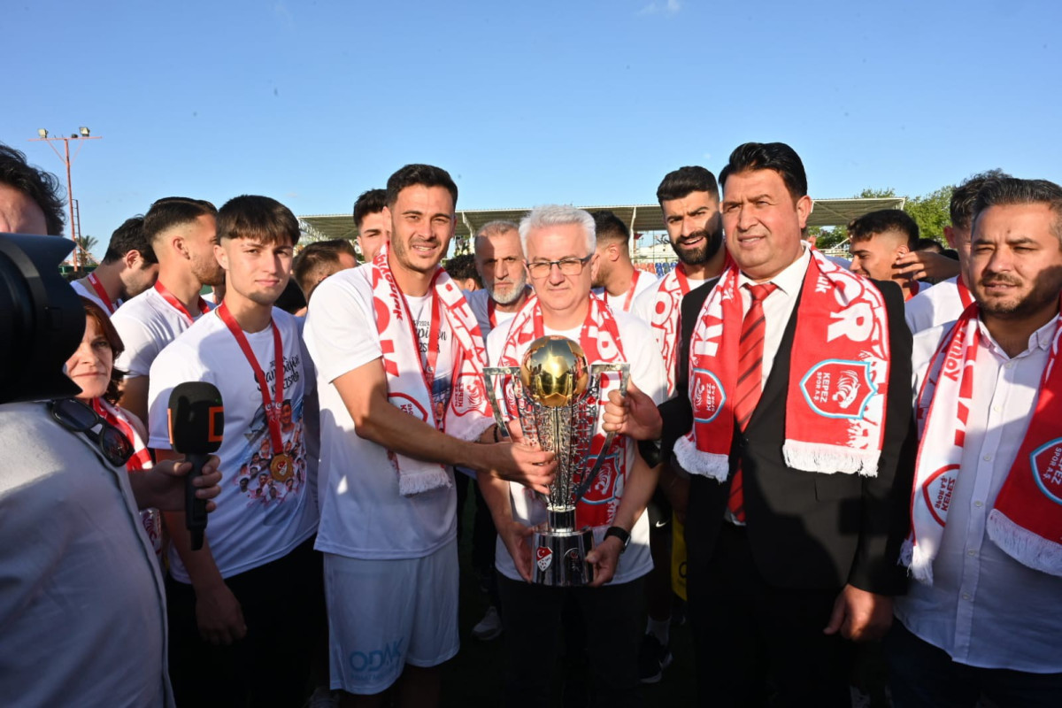 Şampiyon Kepezspor Kupasını Aldı
