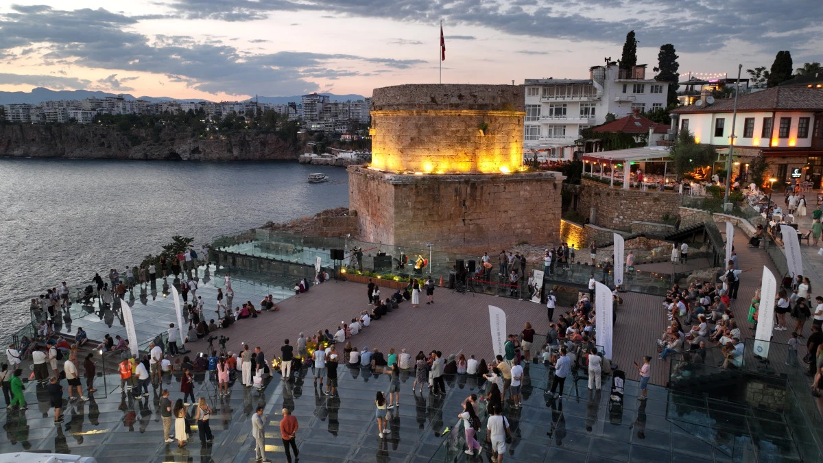 Tarih ve M&uuml;zik Hıdırlık Kulesi&rsquo;nde Buluştu