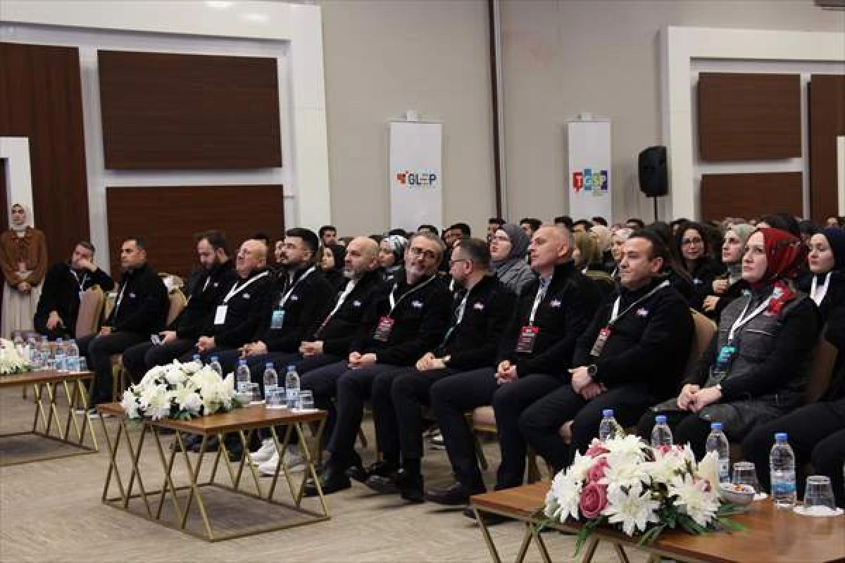 "TGSP Gen&ccedil;lik Liderliği Eğitim Programı" Antalya'da S&uuml;r&uuml;yor