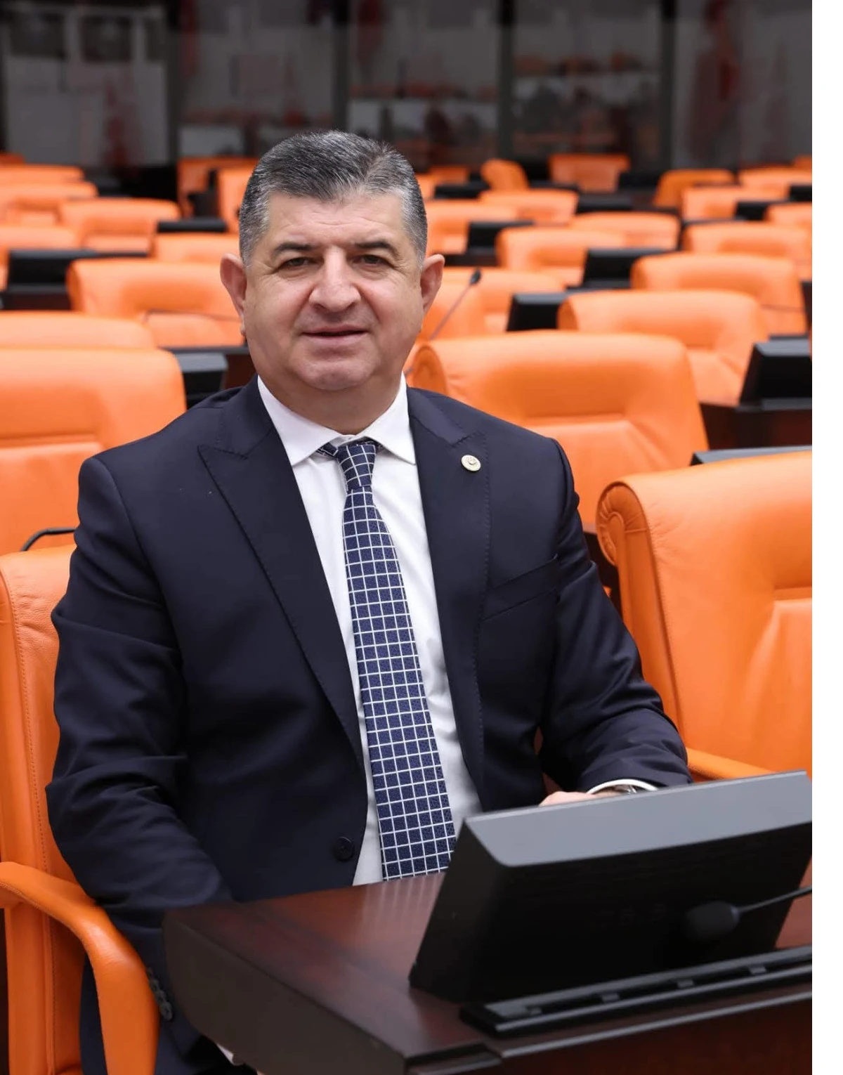 VEKİL ARI&rsquo;DAN İKTİDARA &Ccedil;İFTE KISKA&Ccedil;: &ldquo;ADIYAMAN SUSUZ, ANTALYA M&Uuml;ZESİZ Mİ KALACAK?&rdquo;