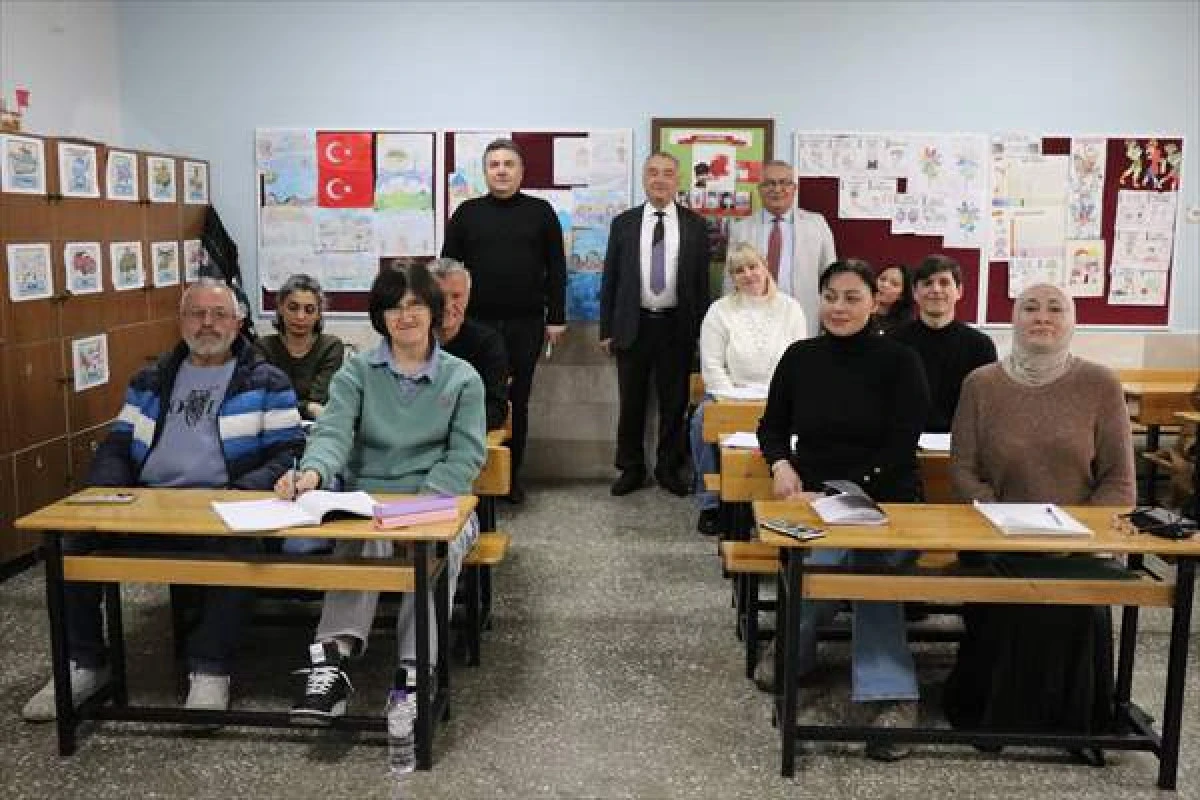 Yabancı Uyruklular Isparta'da T&uuml;rk&ccedil;e &Ouml;ğreniyor