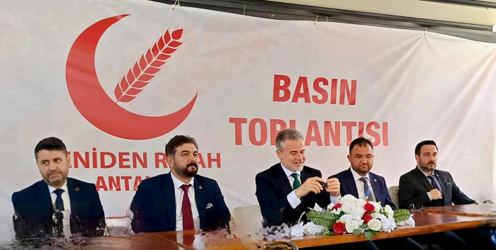 Yeniden Refah Partisi Antalya&rsquo;da Basınla Buluştu