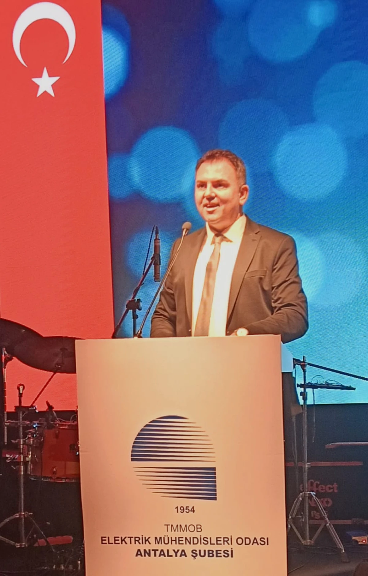 &ldquo;YEŞİL PASAPORT L&Uuml;KS DEĞİL, İHTİYA&Ccedil;!&rdquo;