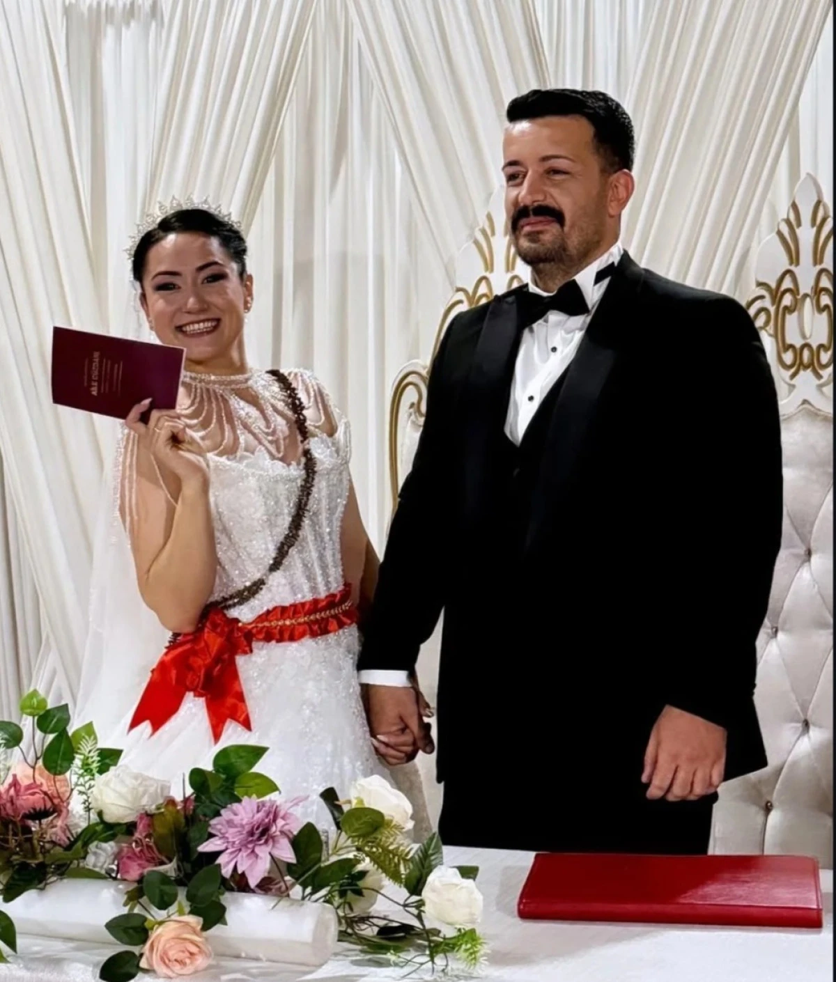 Zeybek ve Kumbul Ailelerinin Mutlu G&uuml;n&uuml;: Mediha Şeyma ve Ramazan &Ouml;m&uuml;r Boyu Mutluluğa "Evet" Dedi
